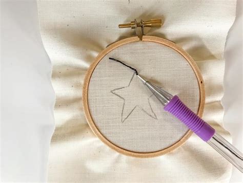 How to Do Punch Needle Art: A Comprehensive Guide to this Traditional Craft