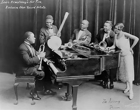 what type of music was popular in the 1920s and how did it reflect the cultural dynamics of the Roaring Twenties?